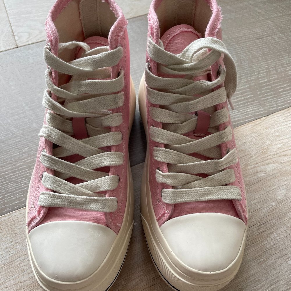 Brand New R13 Kurt platform sneakers size 36. Super comfortable.